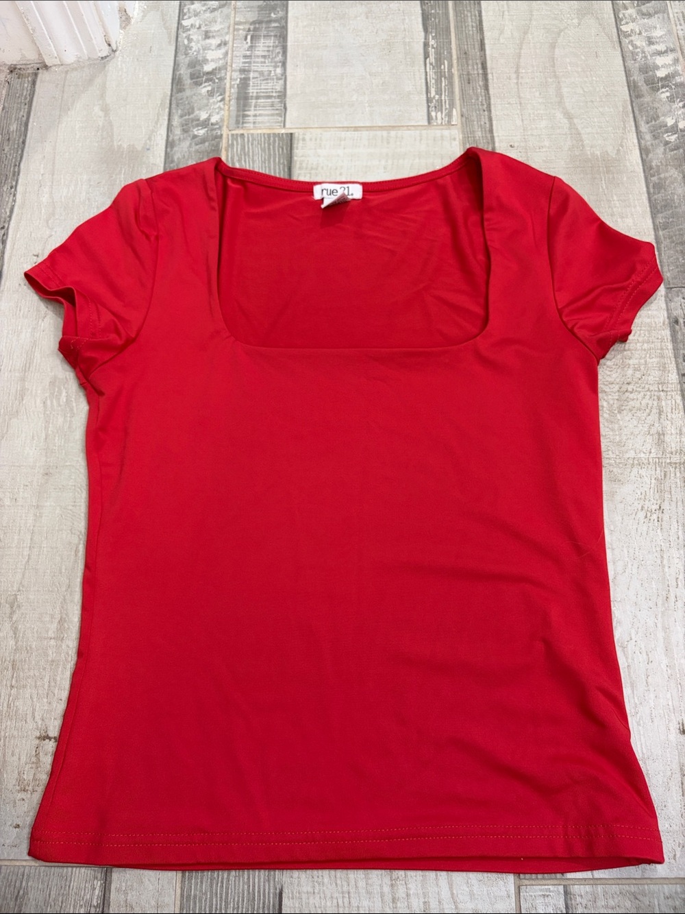 Red square neck top fitting